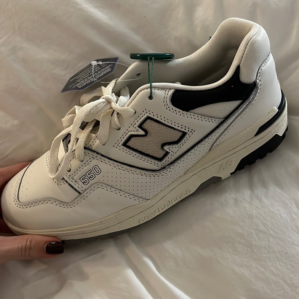 New Balance 550 - cream and black